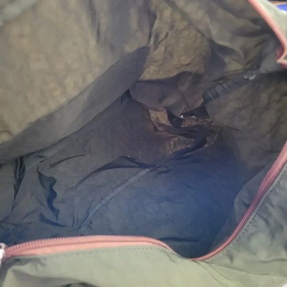 Most Wanted Women's Tote Shopping Bag Size Medium Green Solid Logo Zipper Pocket - Picture 3 of 8